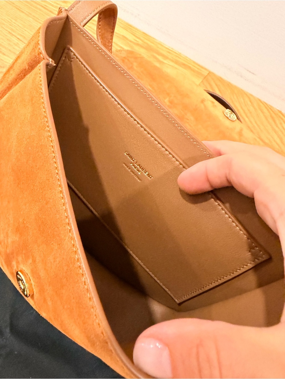 Saint Laurent Kaia Medium suede shoulder bag in cinnamon suede - Picture 6 of 11